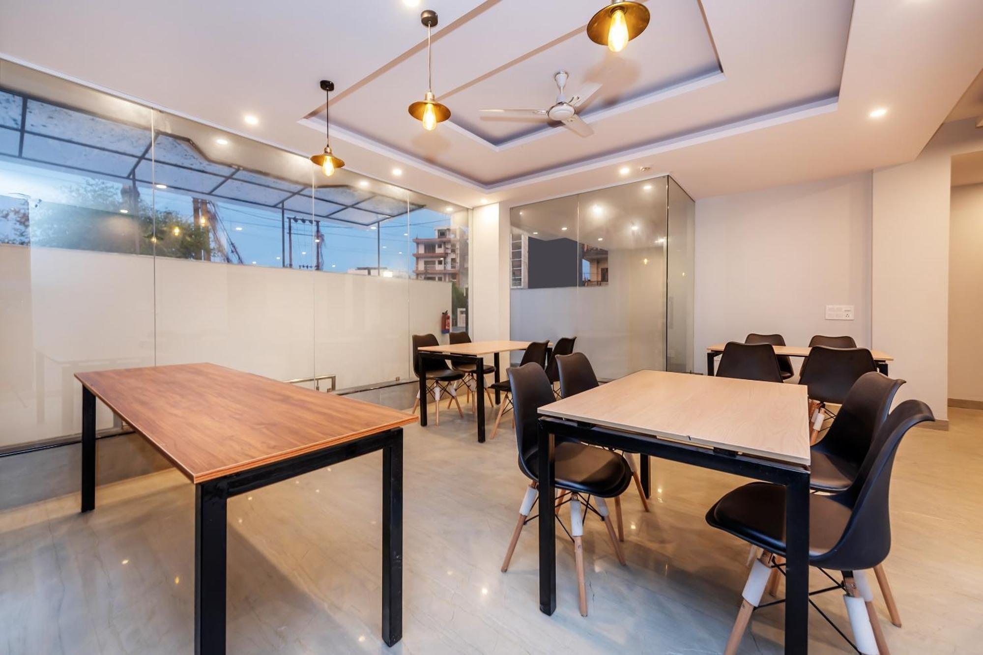 Hotel O Earth Villa Near Bestech Central Square Mall Gurgaon Extérieur photo